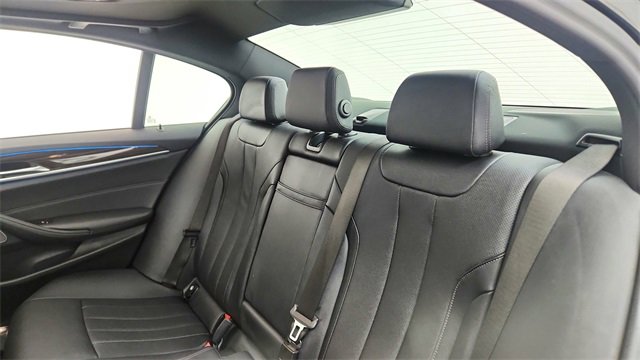 Used 2023 BMW 530e xDrive w/ Premium Package image 29