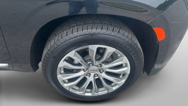 Used 2023 GMC Yukon Denali AWD/4WD image 5