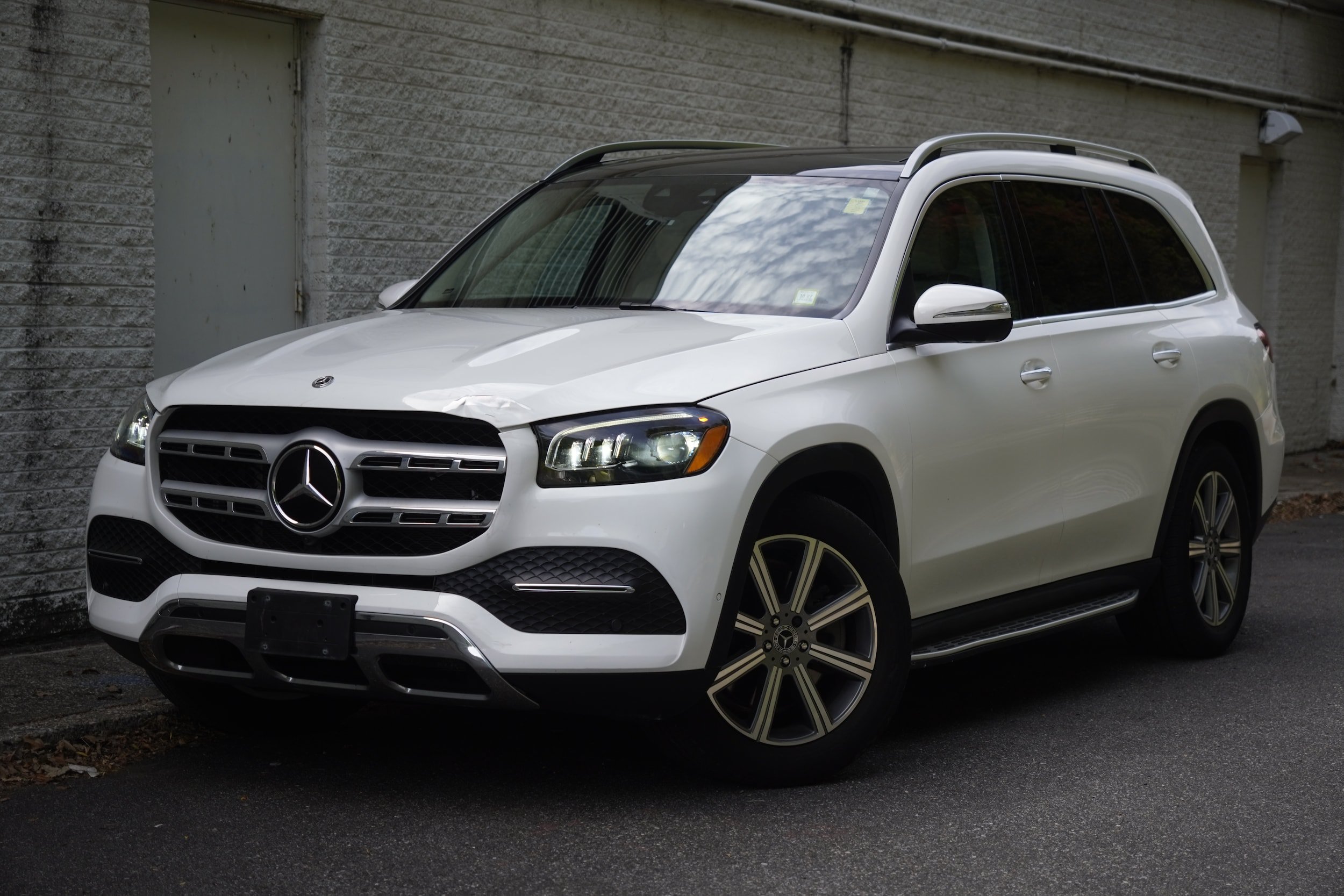 Used 2021 Mercedes-Benz GLS 450 4MATIC image 2