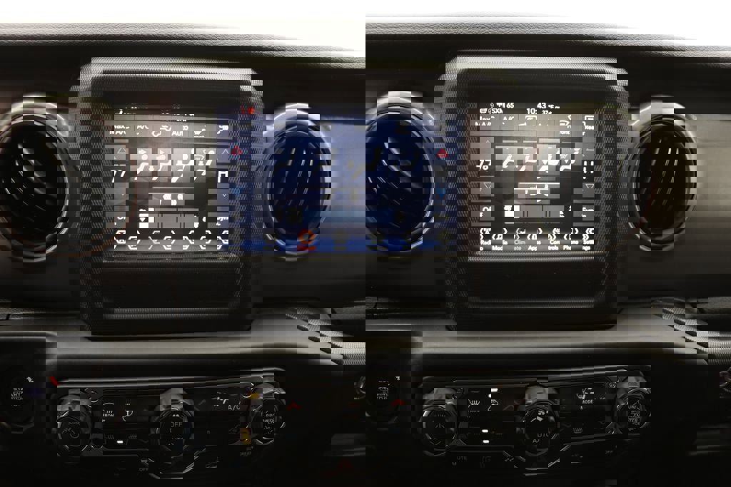 Used 2023 Jeep Wrangler Unlimited w/ Cold Weather Group image 22