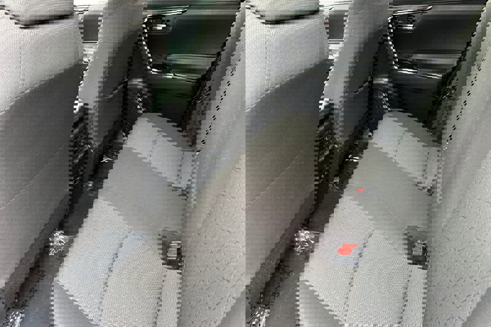 Used 2022 Toyota RAV4 XLE image 4