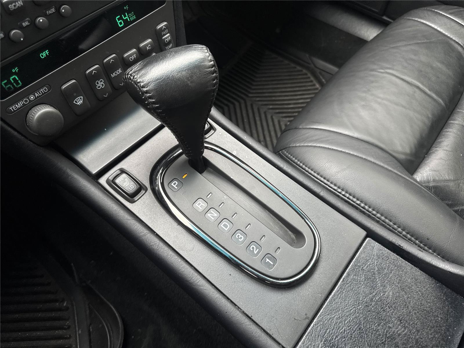 Used 1999 Cadillac Eldorado w/ Comfort/Convenience Pkg FWD image 23