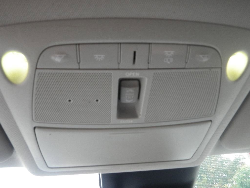 Used 2020 Nissan Rogue SV w/ Sun & Sound Touring Package image 24