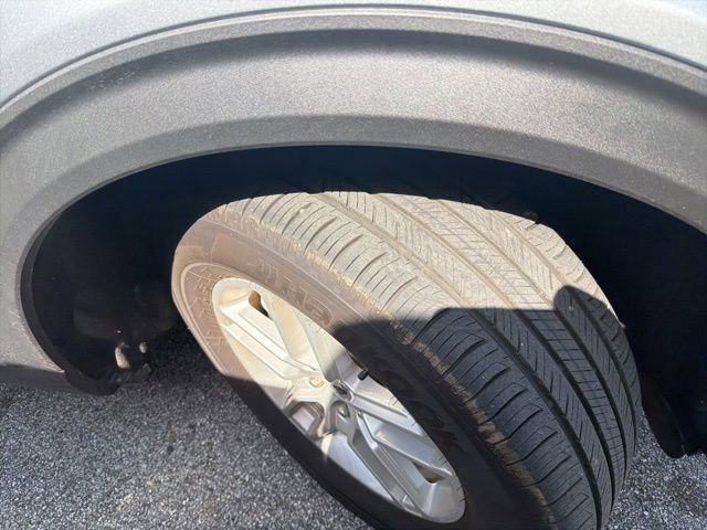 Used 2025 Ford Explorer Active image 8