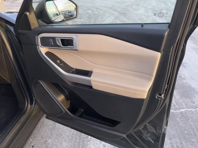 Certified 2023 Ford Explorer XLT w/ Equipment Group 202A image 6