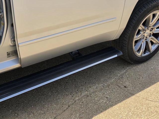 Used 2019 Chevrolet Suburban Premier AWD/4WD image 10