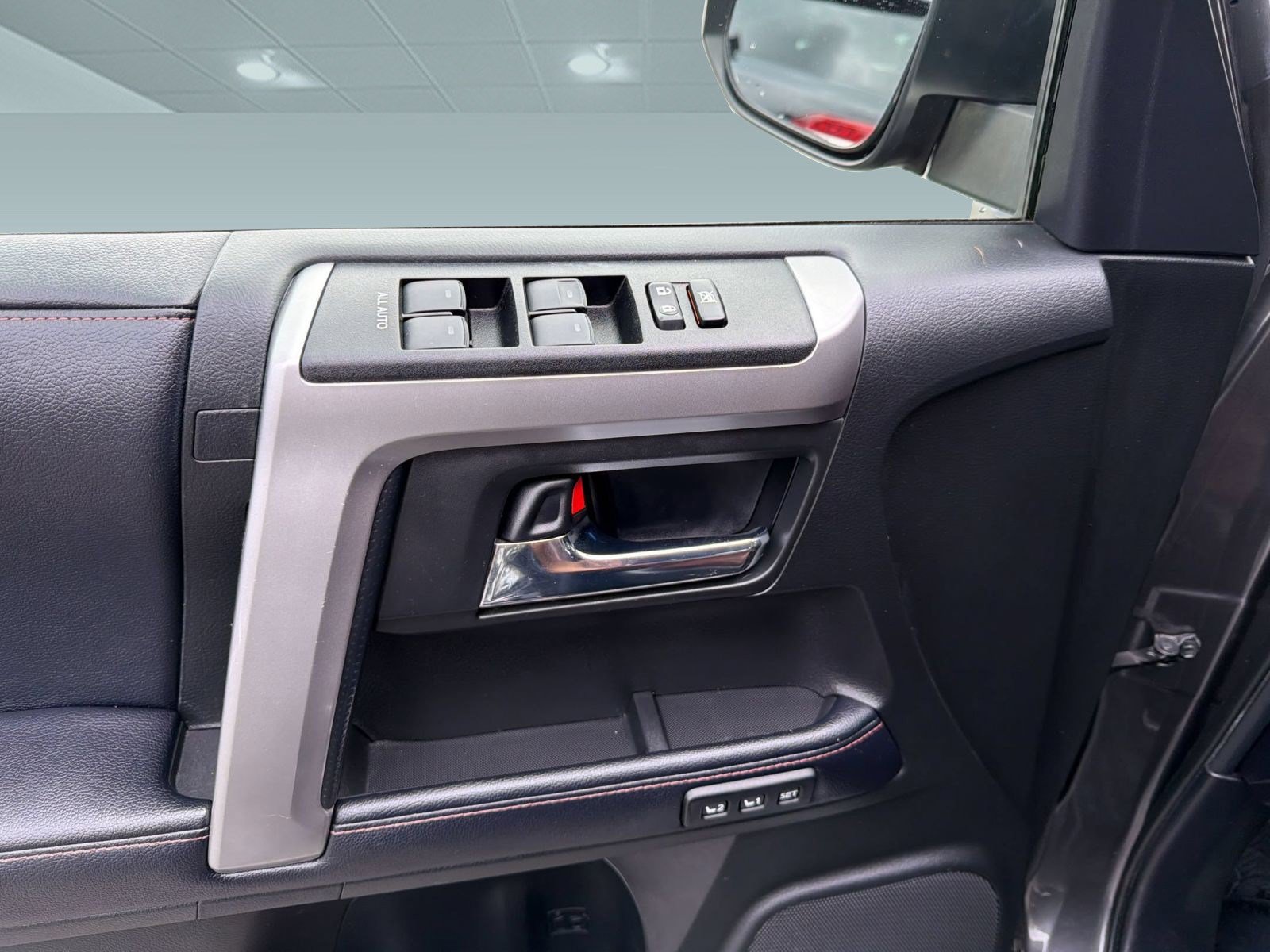 Used 2019 Toyota 4Runner Limited AWD/4WD image 14