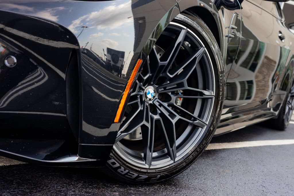 Used 2022 BMW M4 Competition w/ Executive Package RWD image 2