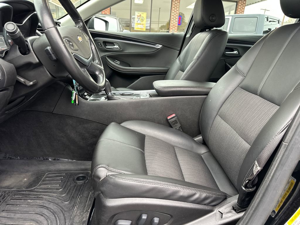 Used 2017 Chevrolet Impala LT image 10