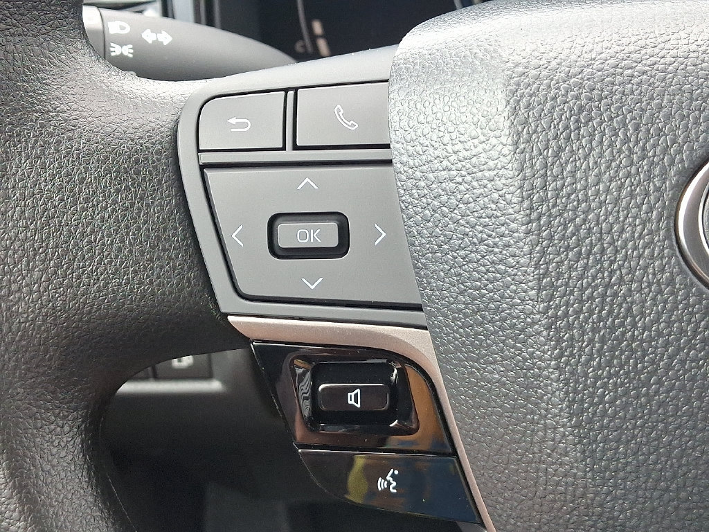 Used 2026 Toyota Camry LE FWD image 21