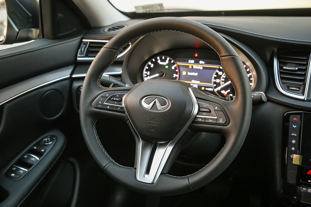Certified 2025 INFINITI QX50 Pure AWD/4WD image 16