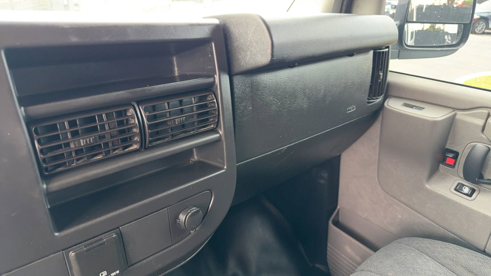 Used 2019 Chevrolet Express 2500 w/ Driver Convenience Package image 22