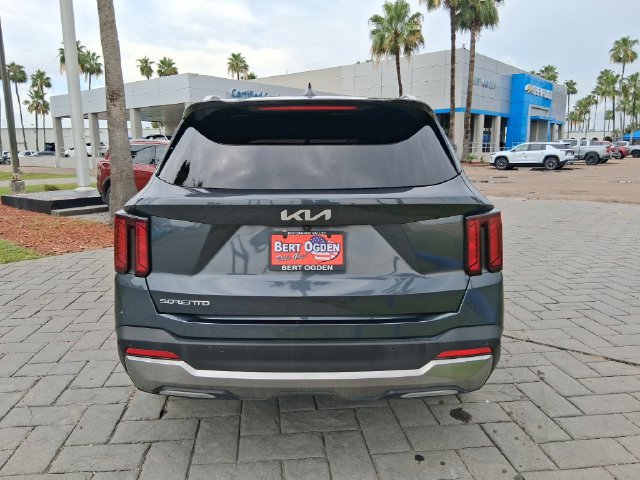 Used 2024 Kia Sorento S w/ Panoramic Sunroof Package FWD image 6
