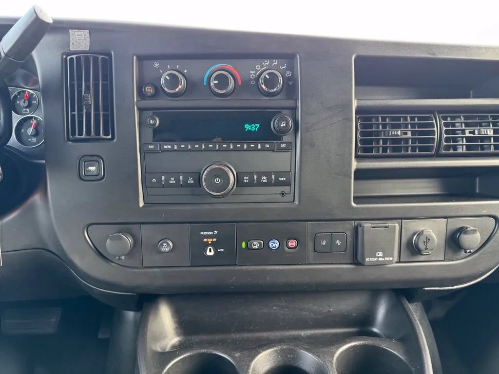 Used 2020 GMC Savana 3500 Extended w/ Driver Convenience Package RWD image 22