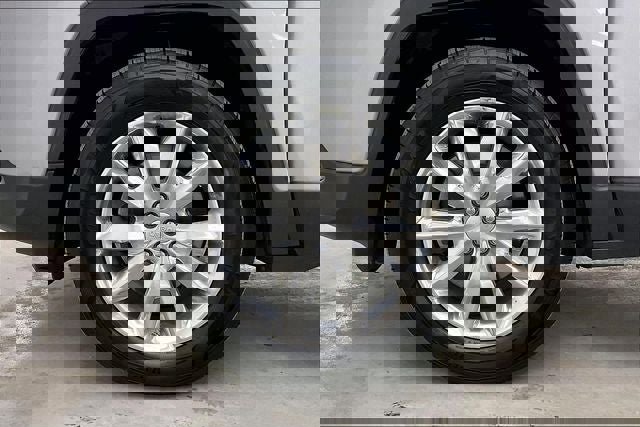 Used 2017 Jeep Cherokee Limited w/ Luxury Group image 10