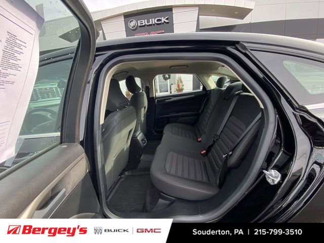 Used 2018 Ford Fusion SE w/ Fusion SE Technology Package image 28