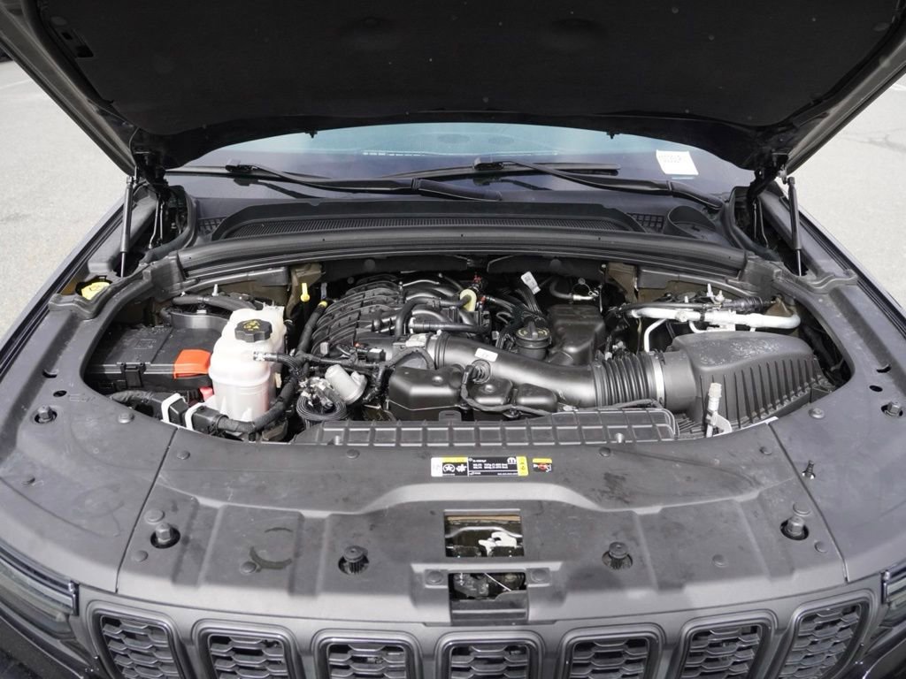 Used 2022 Jeep Grand Cherokee L Laredo image 29