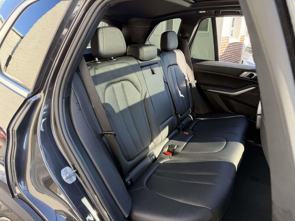 Used 2022 BMW X5 xDrive45e image 16