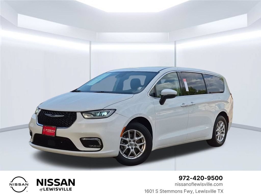 Used 2023 Chrysler Pacifica Touring-L FWD image 1