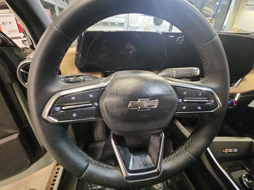 Certified 2026 Chevrolet Equinox ACTIV w/ Convenience Package III image 14