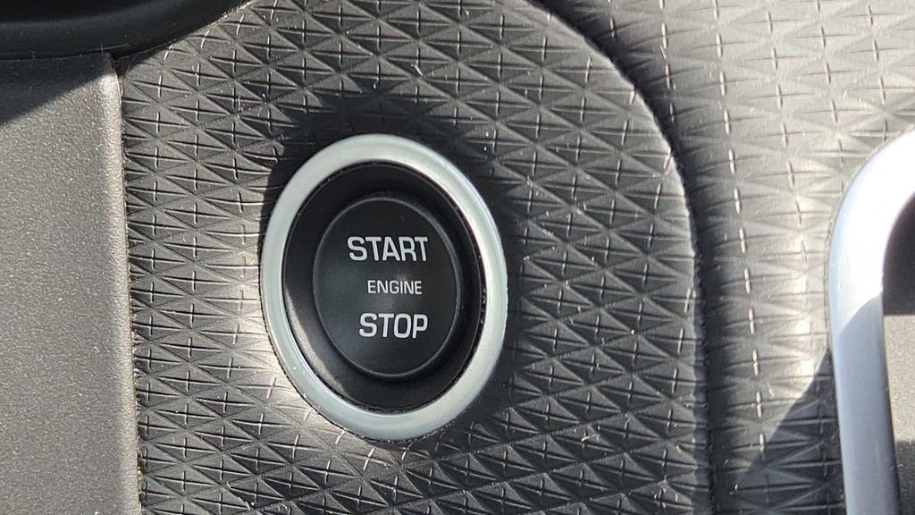 Used 2020 Land Rover Range Rover Velar S image 14
