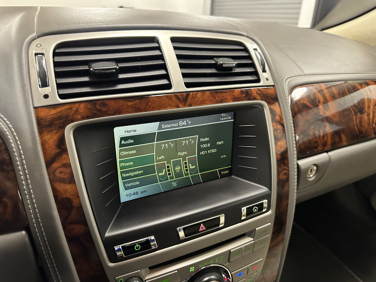 Used 2011 Jaguar XK Convertible image 54