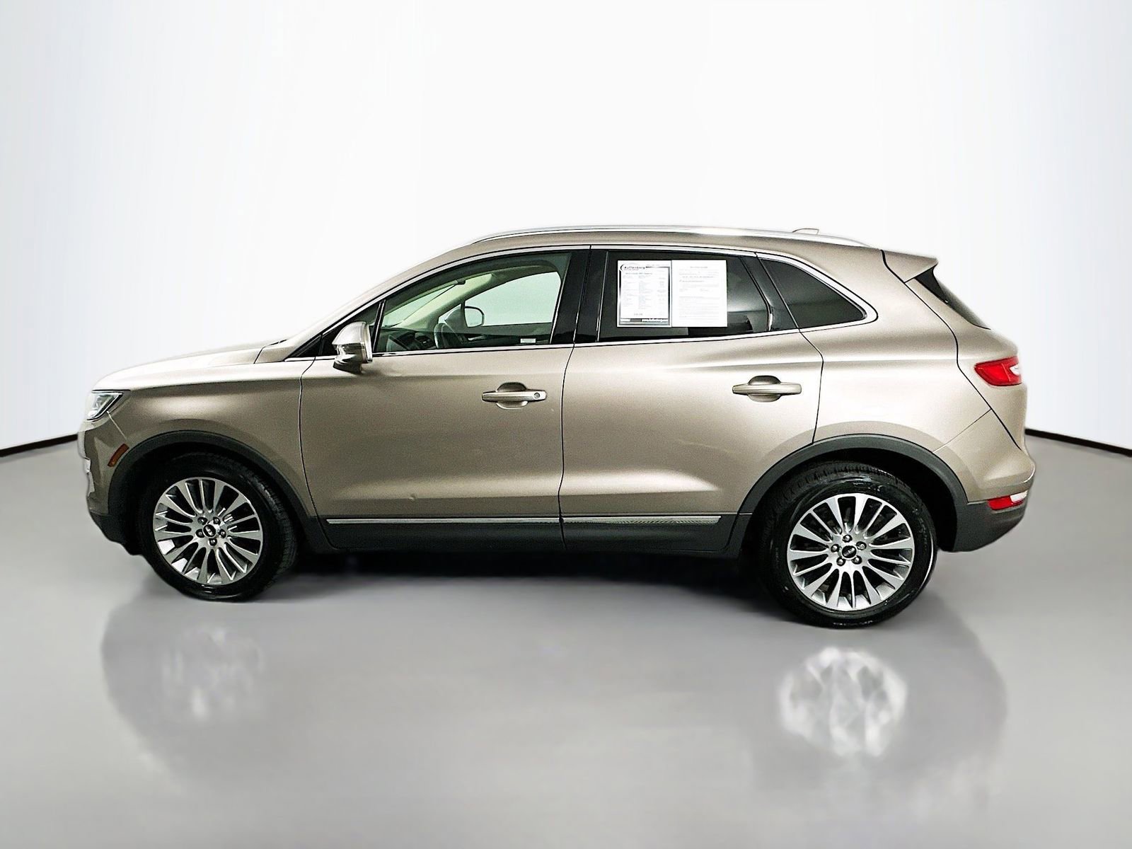 Used 2018 Lincoln MKC Reserve w/ Lincoln MKC Climate Package FWD image 4
