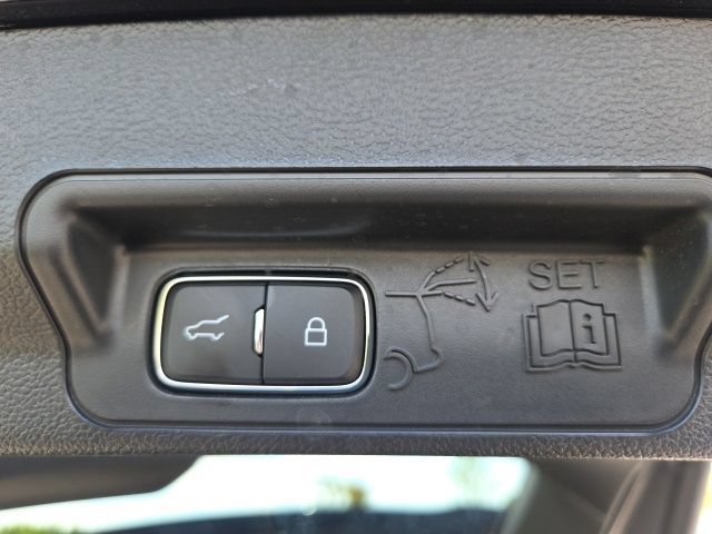 Used 2023 Ford Explorer Limited w/ Limited Technology Package AWD/4WD image 11