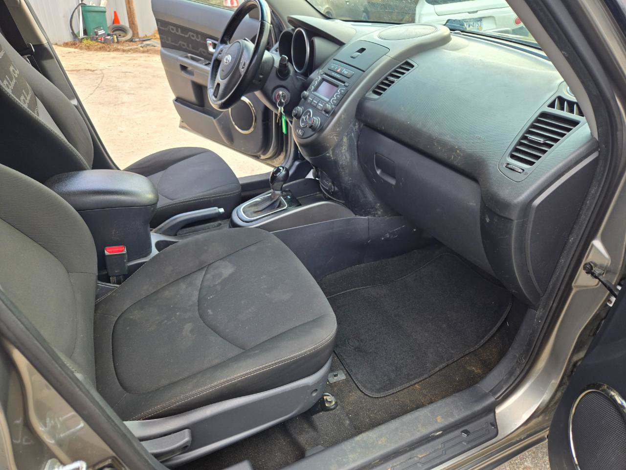 Used 2013 Kia Soul + FWD image 16