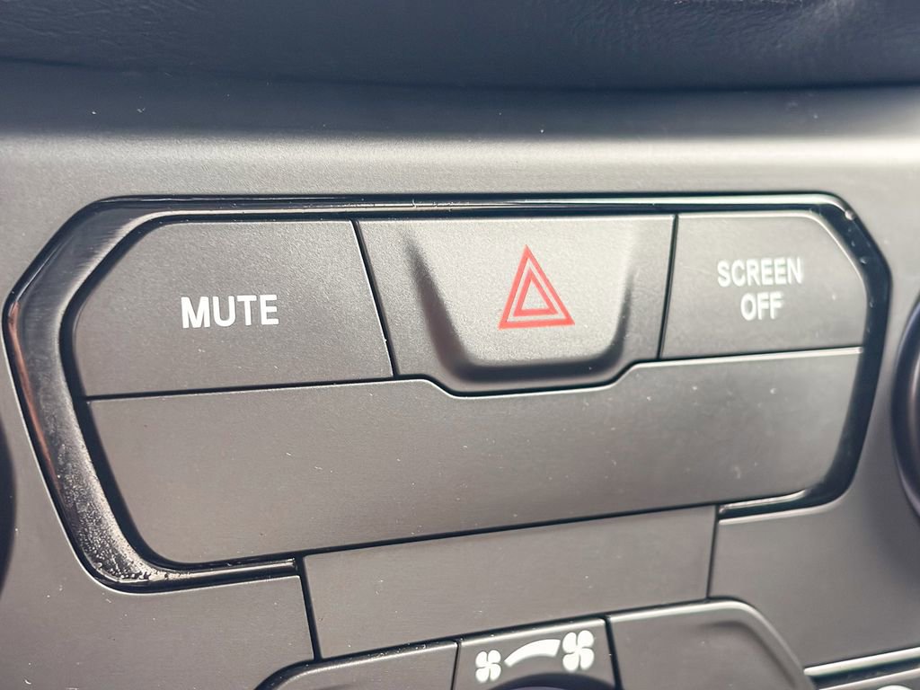 Used 2018 Jeep Renegade Trailhawk image 30