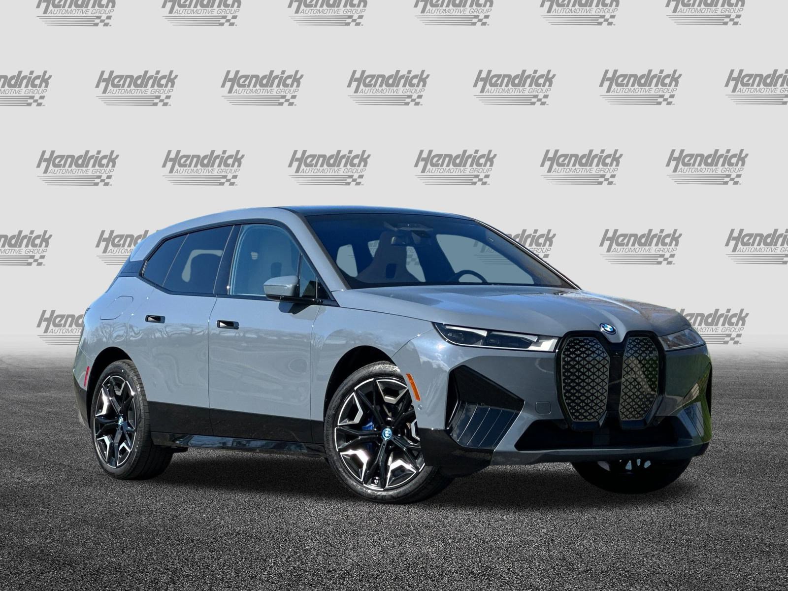 Used 2025 BMW iX xDrive50 image 2