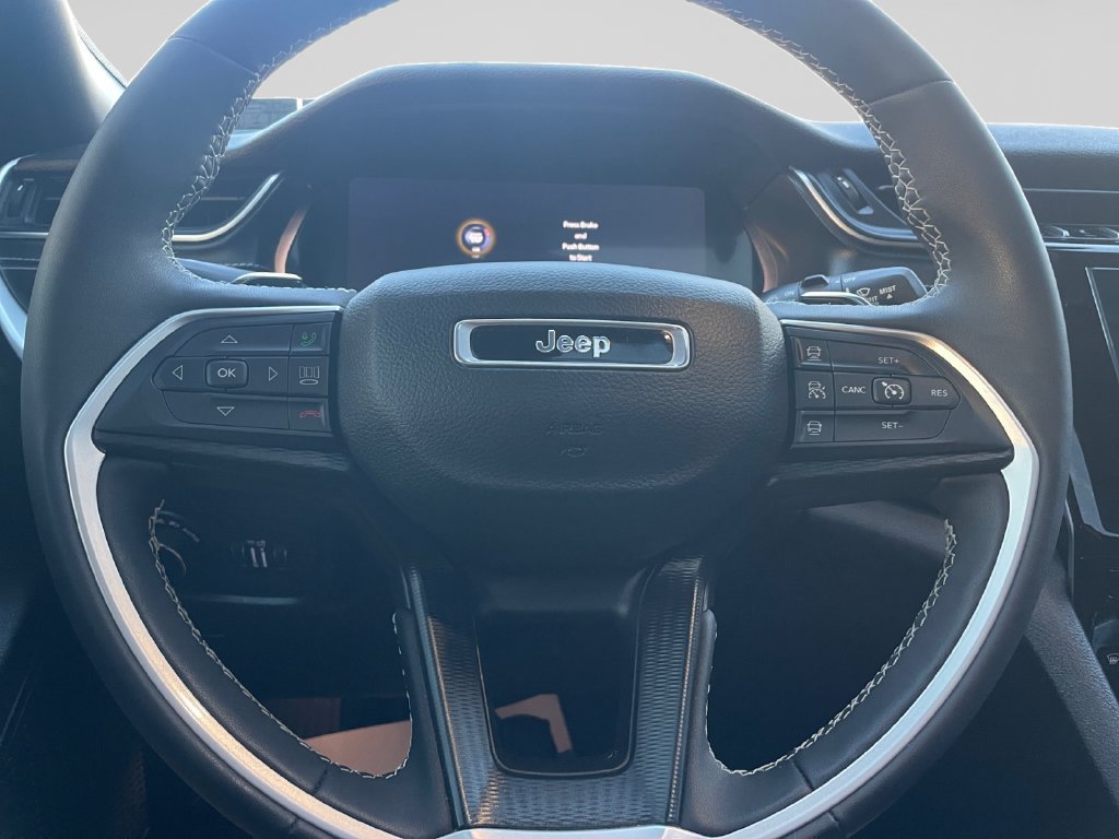 Used 2023 Jeep Grand Cherokee Altitude AWD/4WD image 25