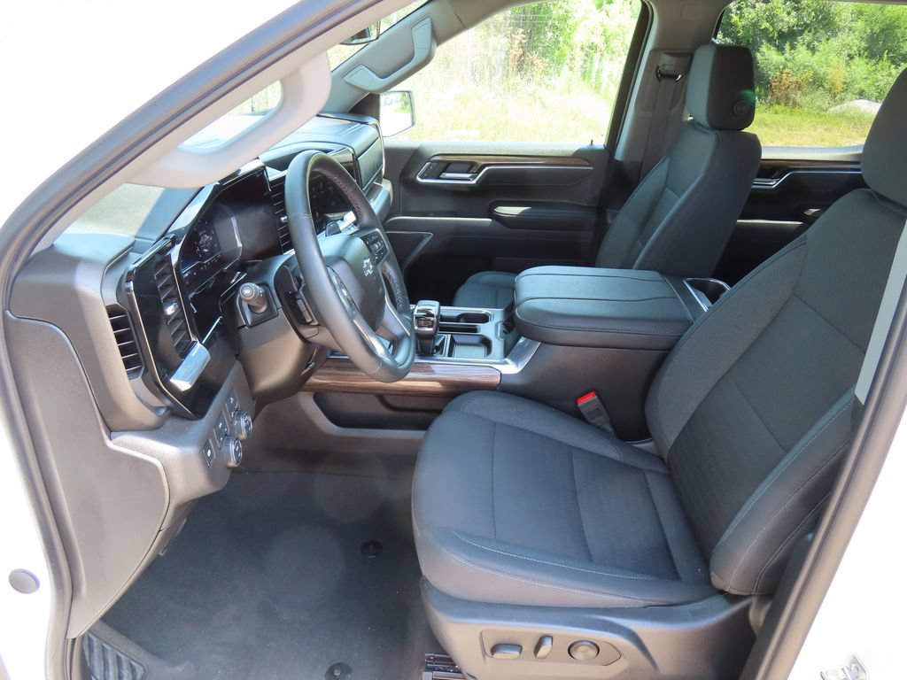 Used 2025 Chevrolet Silverado 1500 RST AWD/4WD image 26