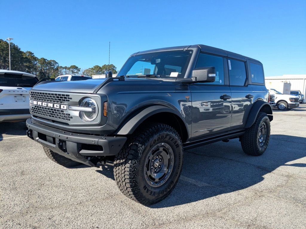 New 2025 Ford Bronco Badlands image 8