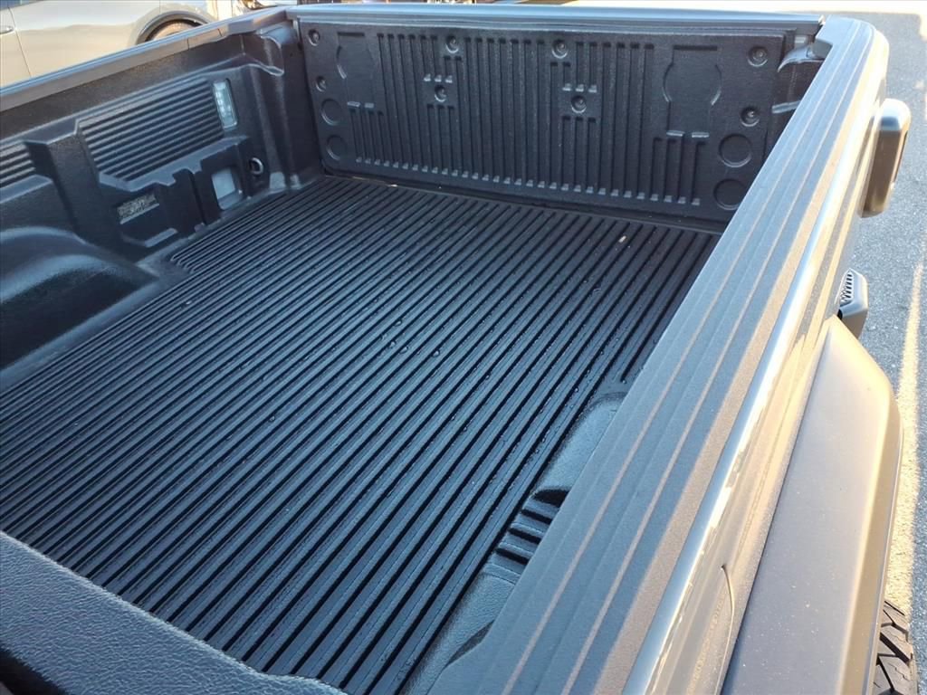 Used 2023 Jeep Gladiator Sport image 7