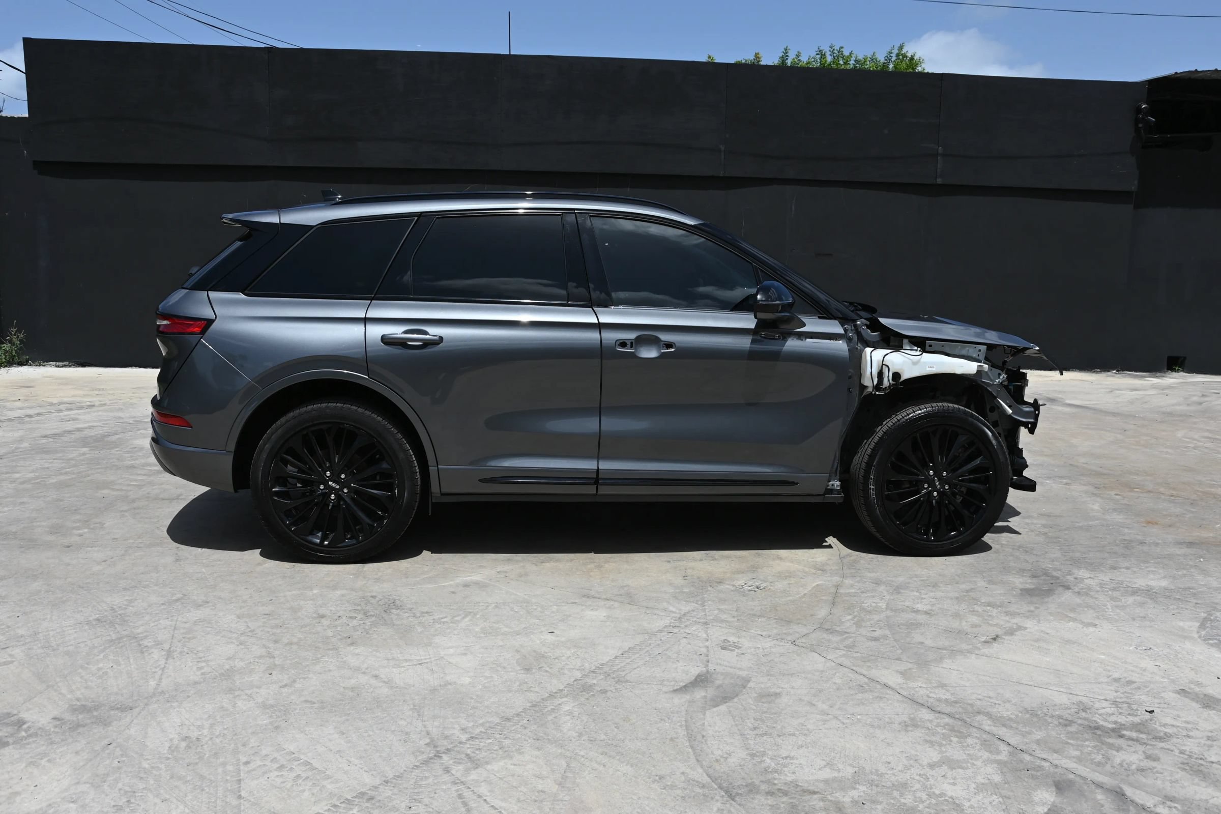 Used 2023 Lincoln Corsair Reserve w/ Equipment Group 201A FWD image 6