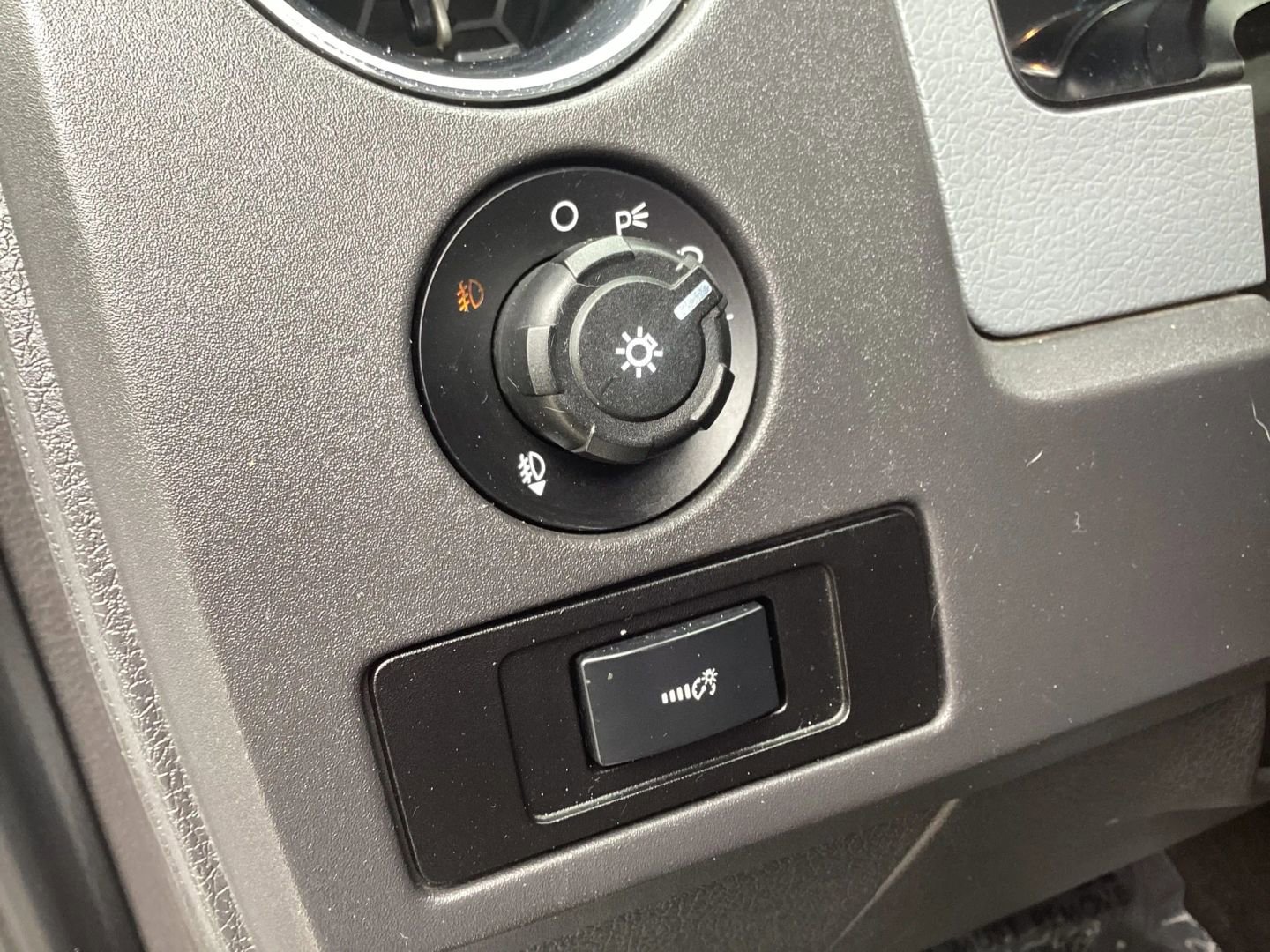 Used 2013 Ford F150 XLT w/ XLT Chrome Pkg AWD/4WD image 19