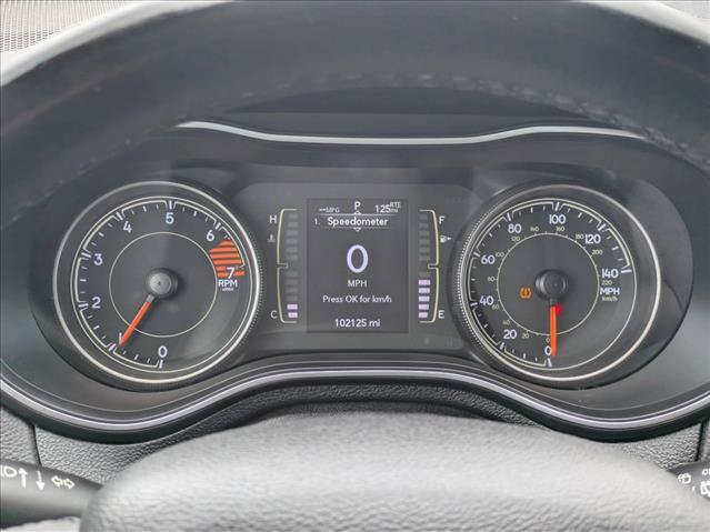 Used 2019 Jeep Cherokee Latitude Plus w/ Cold Weather Group AWD/4WD image 11