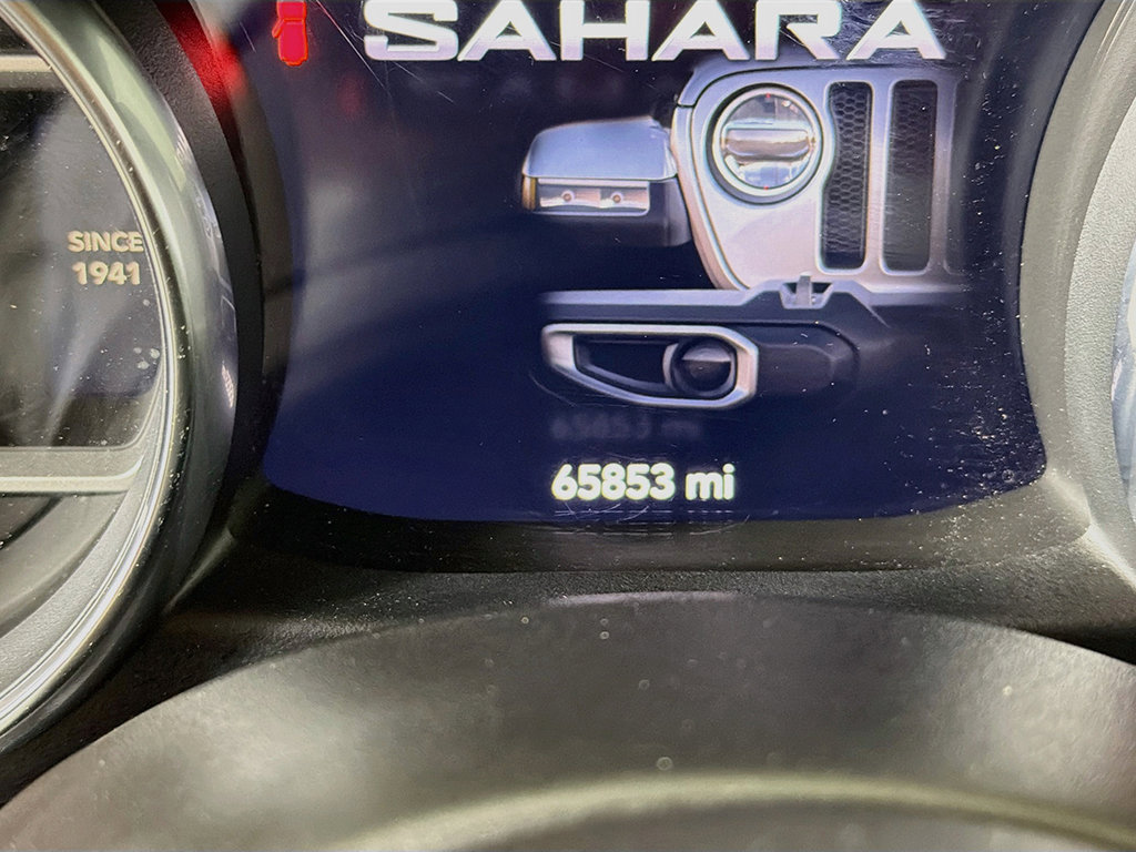 Used 2019 Jeep Wrangler Unlimited Sahara w/ Dual Top Group AWD/4WD image 34