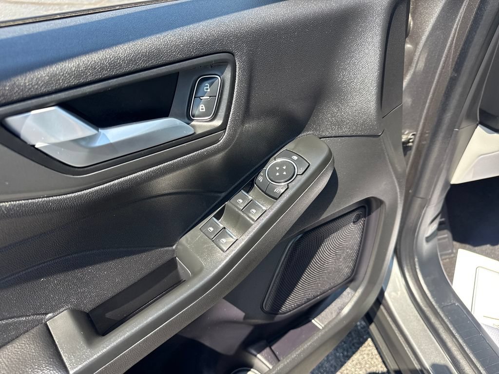 Used 2024 Ford Escape SE FWD image 25