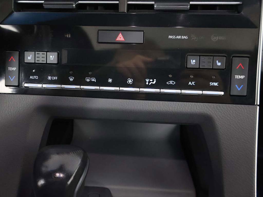 Used 2019 Toyota Avalon Limited image 52