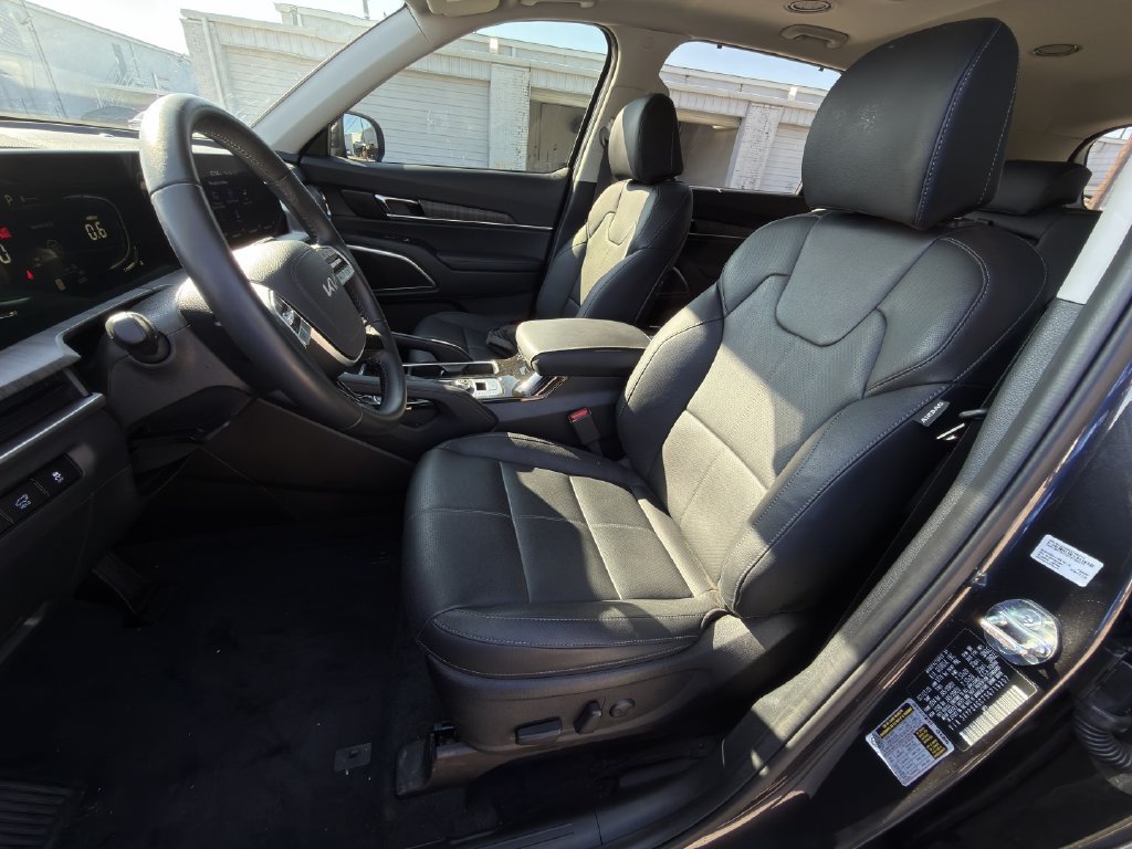 Used 2025 Kia Telluride EX FWD image 7