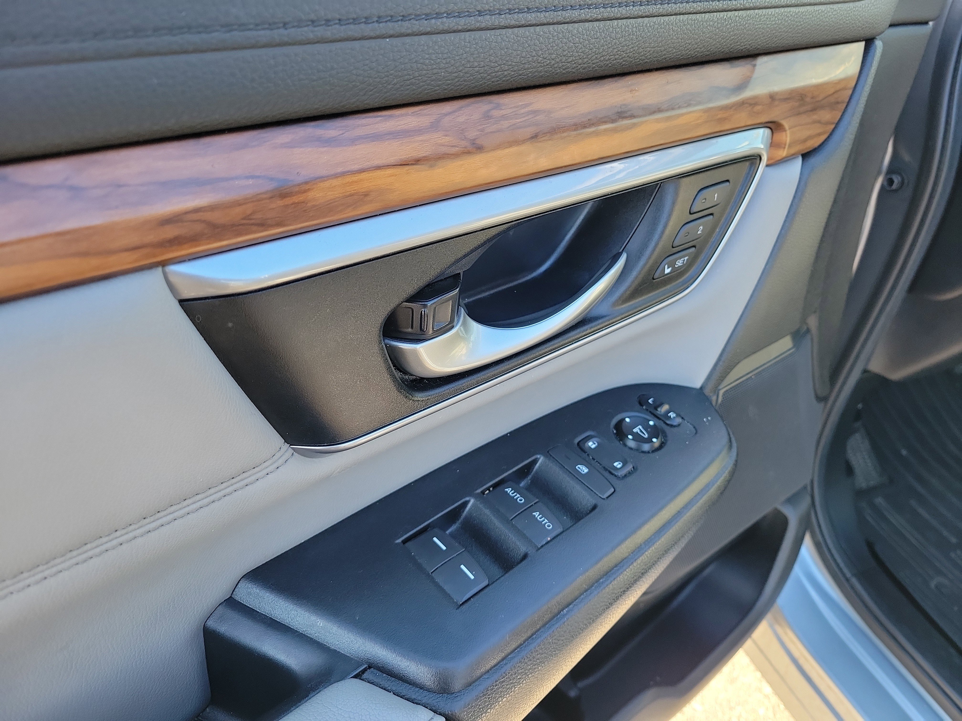 Used 2017 Honda CR-V EX-L image 21