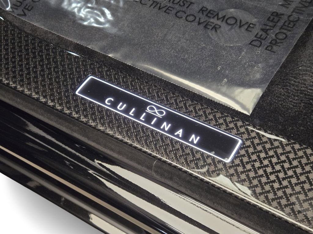 New 2026 Rolls-Royce Cullinan Black Badge image 14