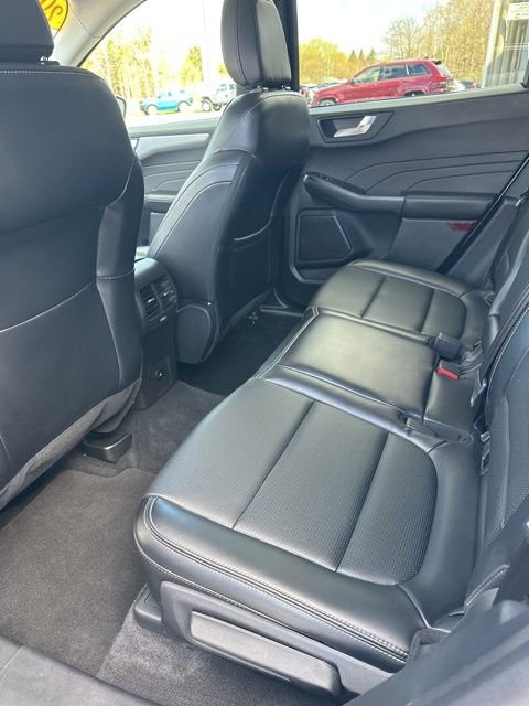 Used 2025 Ford Escape Platinum AWD/4WD image 17