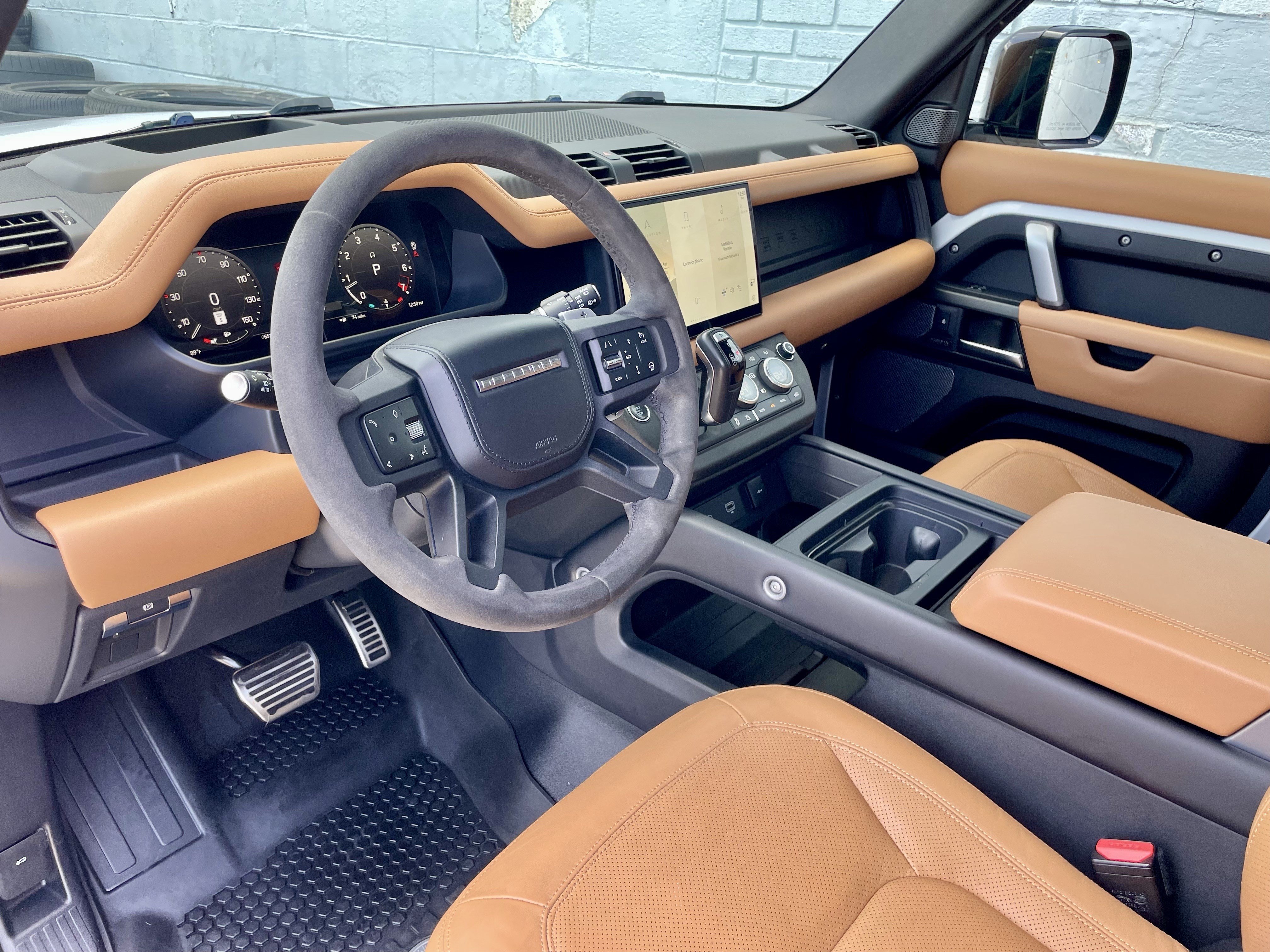 Used 2023 Land Rover Defender 110 V8 AWD/4WD image 13