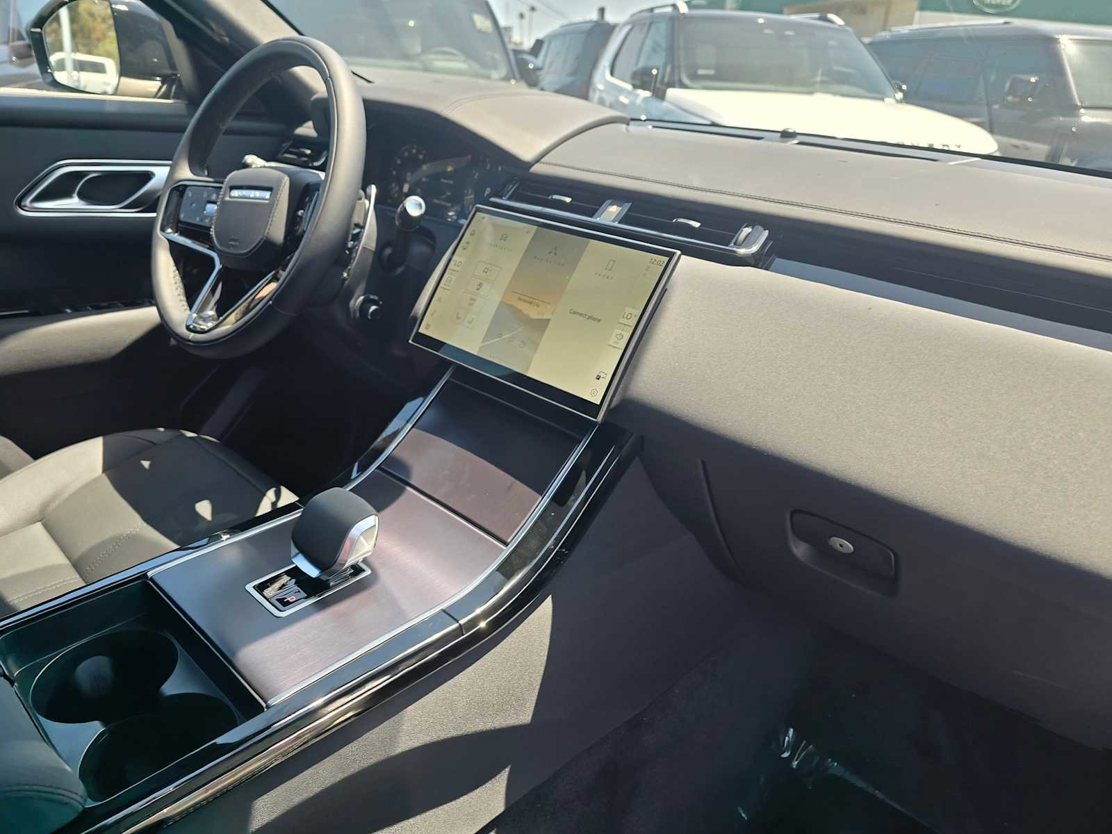 Certified 2026 Land Rover Range Rover Velar Dynamic SE image 12