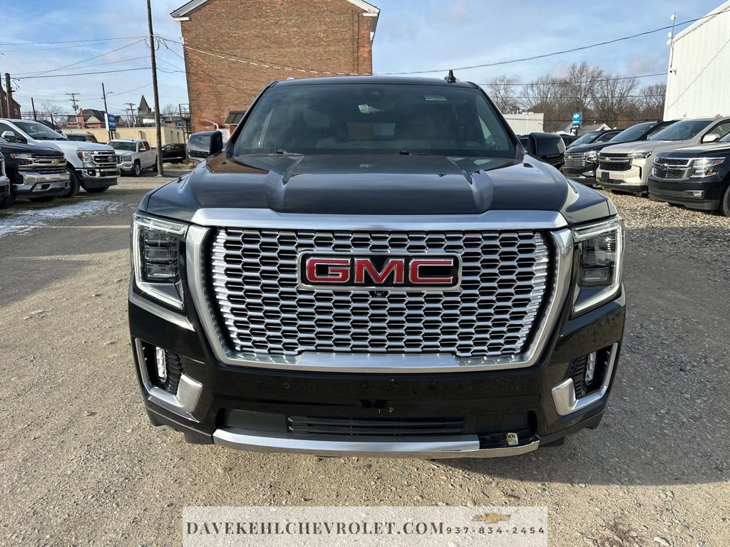 Used 2021 GMC Yukon XL Denali w/ Denali Premium Package image 8