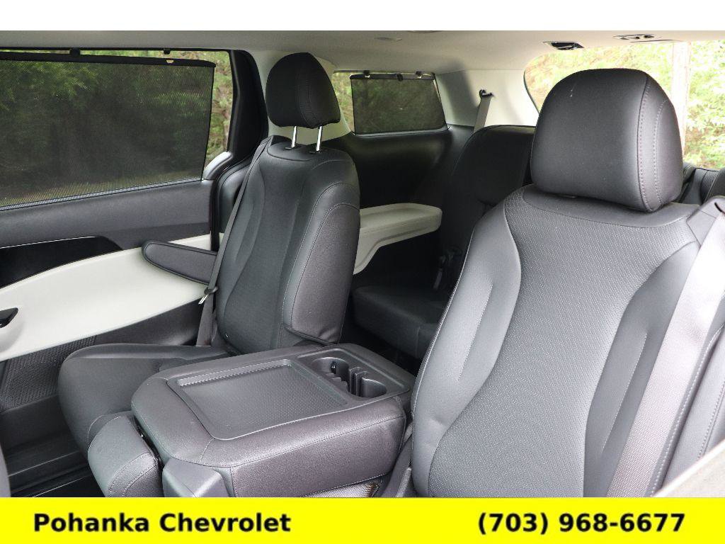 Used 2024 Kia Carnival SX Prestige FWD image 24