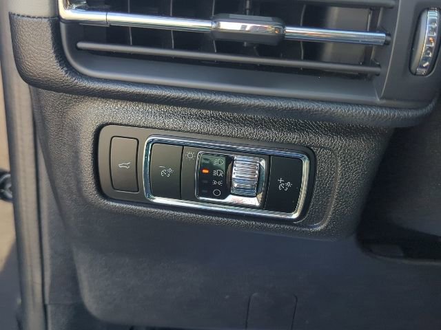 Used 2024 Lincoln Corsair Reserve w/ Equipment Group 201A image 34